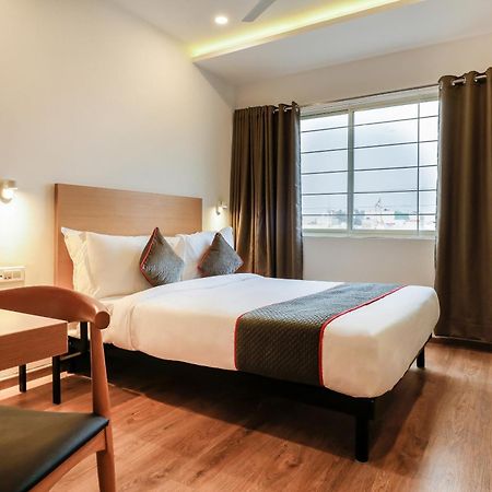 Super Townhouse The Landmark Indore Extérieur photo
