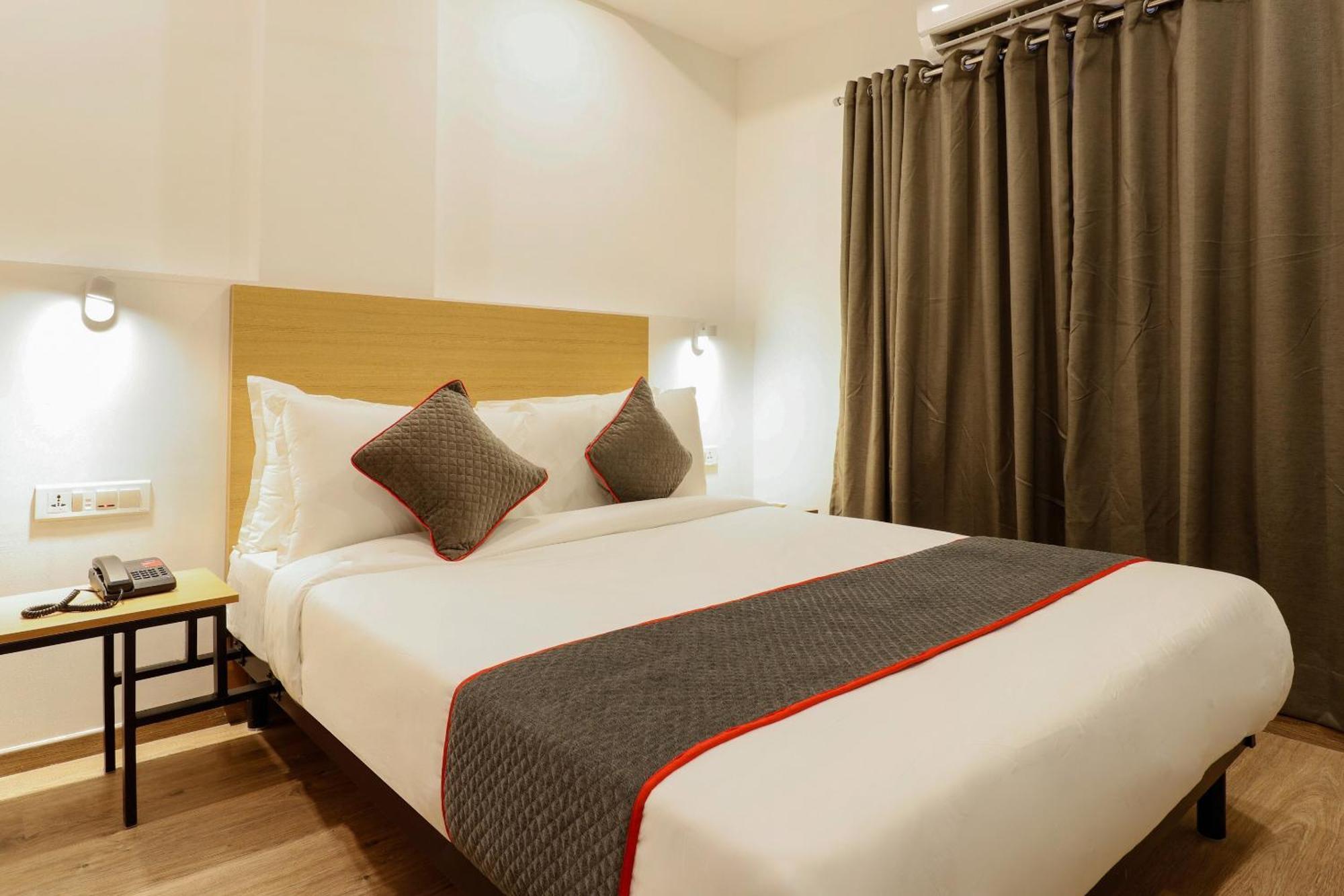 Super Townhouse The Landmark Indore Extérieur photo
