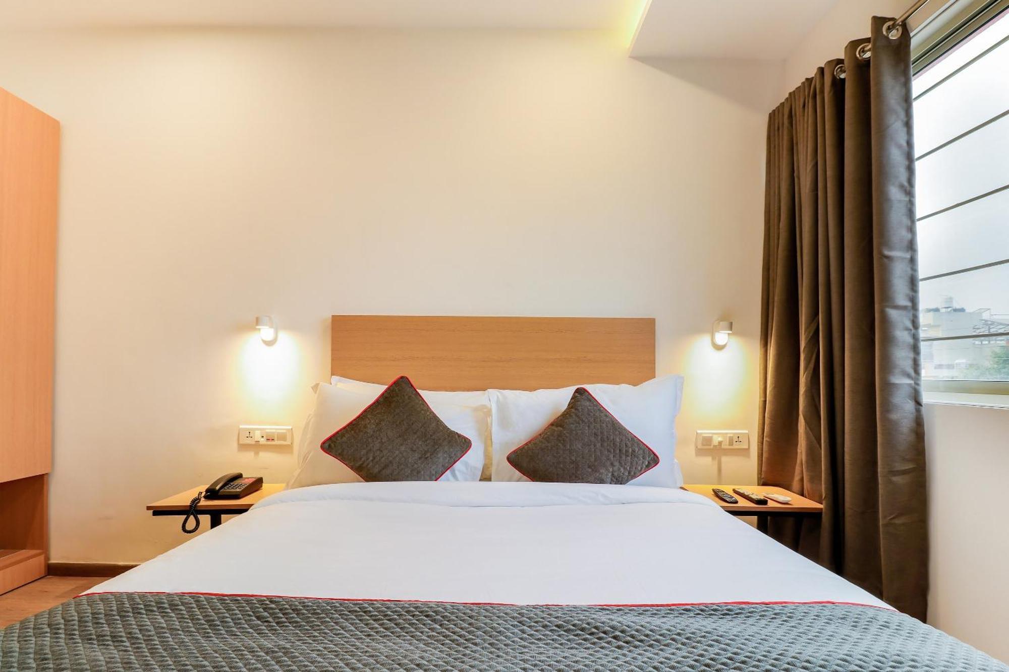 Super Townhouse The Landmark Indore Extérieur photo