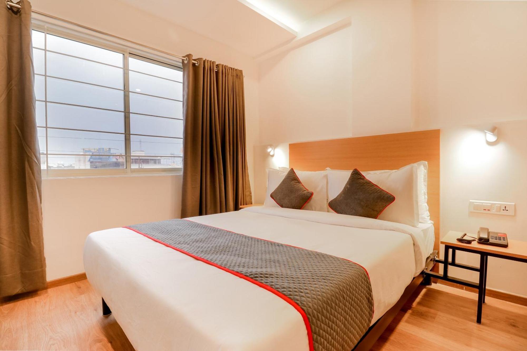 Super Townhouse The Landmark Indore Extérieur photo