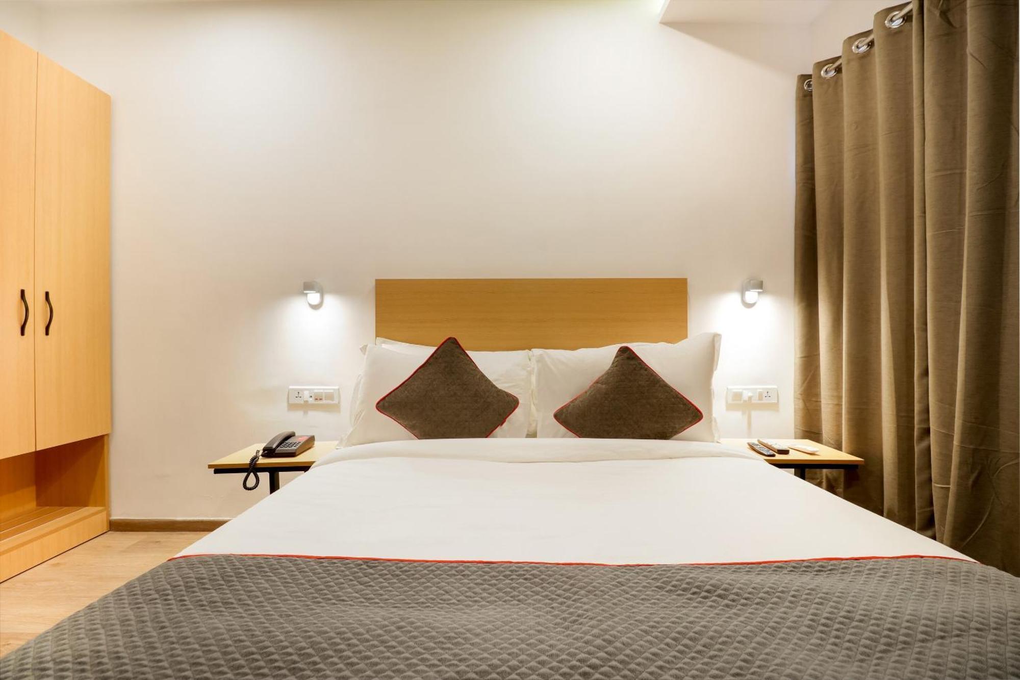 Super Townhouse The Landmark Indore Extérieur photo