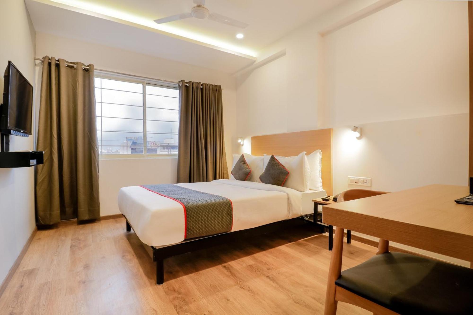 Super Townhouse The Landmark Indore Extérieur photo