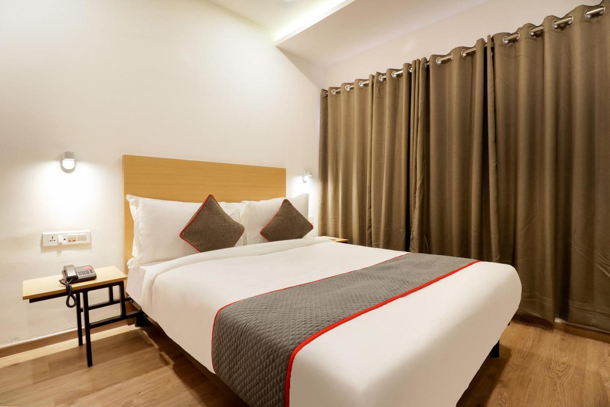 Super Townhouse The Landmark Indore Extérieur photo