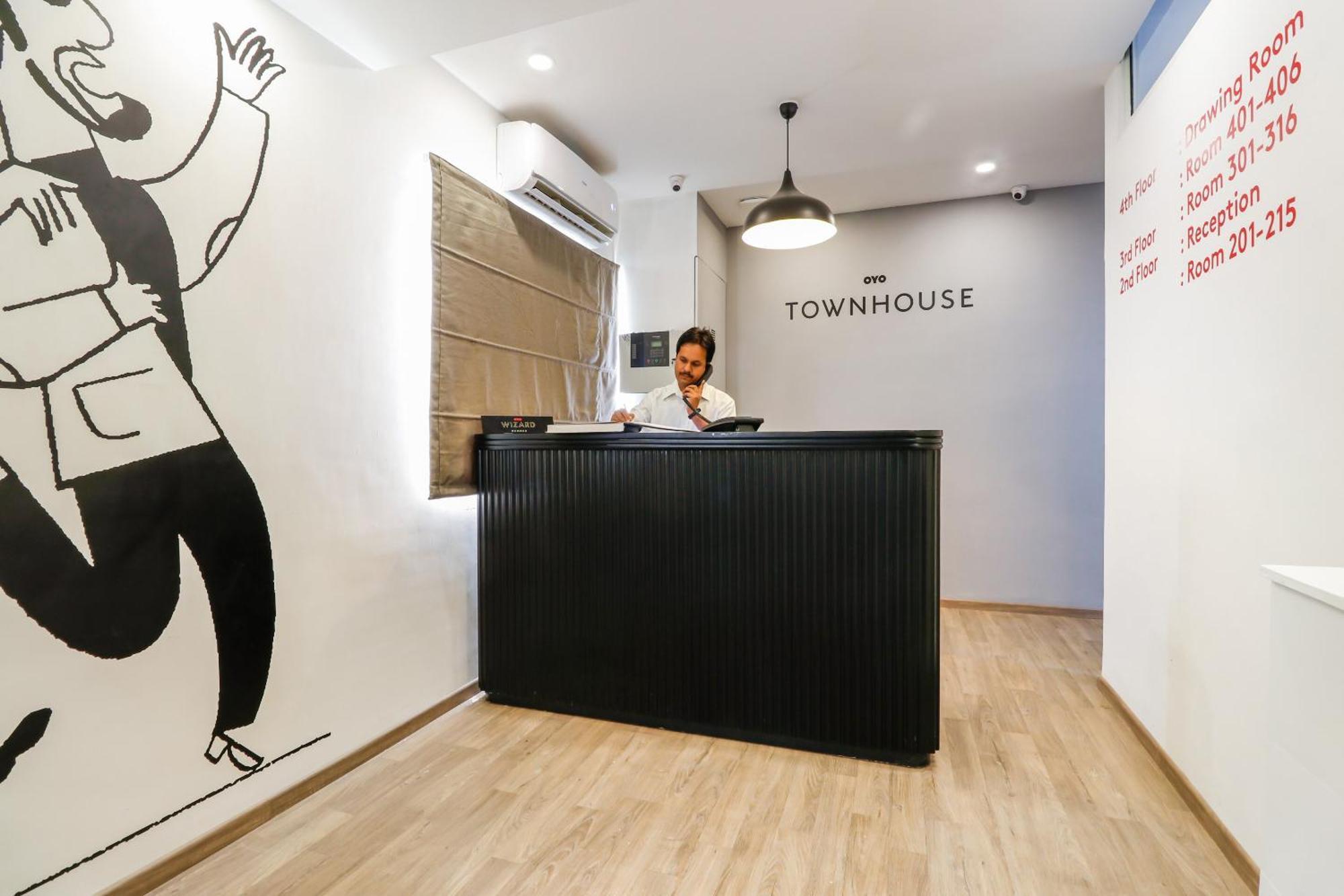 Super Townhouse The Landmark Indore Extérieur photo